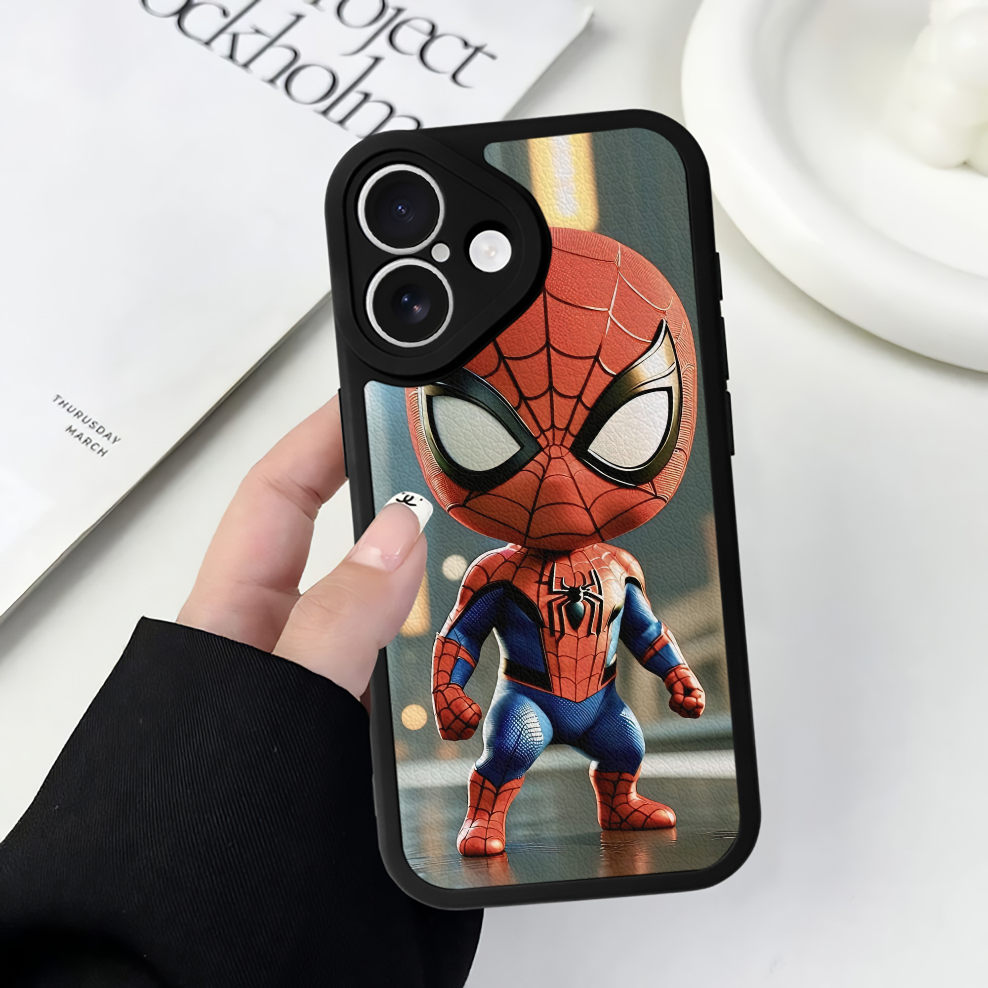 Spider Man スパイダーマン 【iPhone 16シリーズ対応】シリコンスマホケース（レザー調） 材質：シリコン